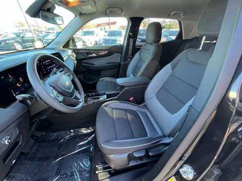 Used 2025 Chevrolet TrailBlazer LT image 30