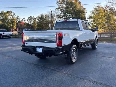Used 2025 Ford F350 King Ranch w/ FX4 Off-Road Package image 5