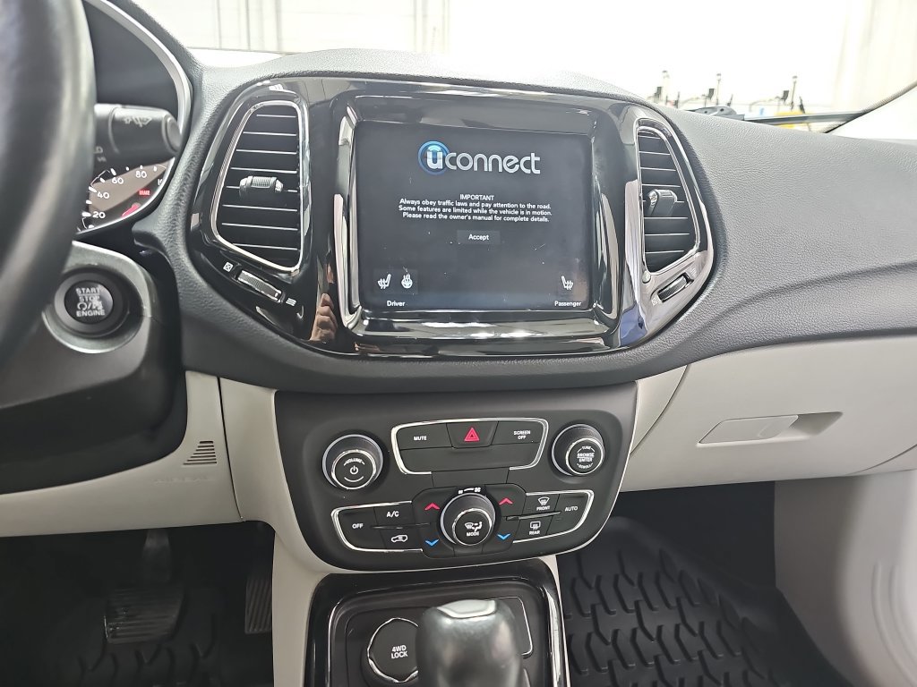Used 2018 Jeep Compass Limited w/ Navigation Group AWD/4WD image 23