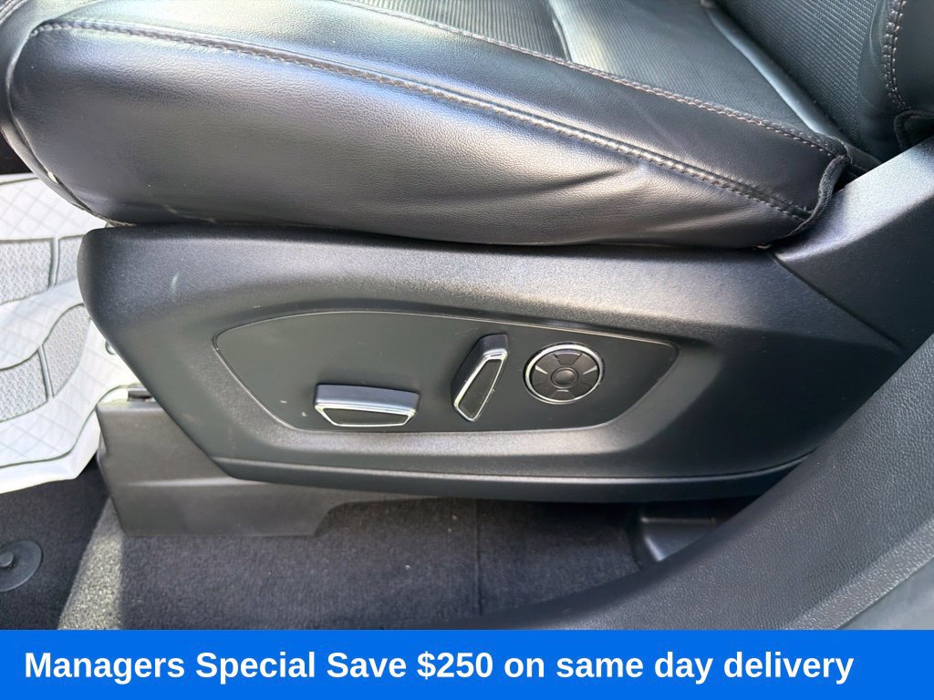 Used 2020 Ford Explorer Platinum w/ Premium Technology Package AWD/4WD image 11