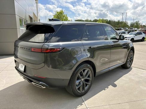 Used 2025 Land Rover Range Rover Sport SE AWD/4WD image 5