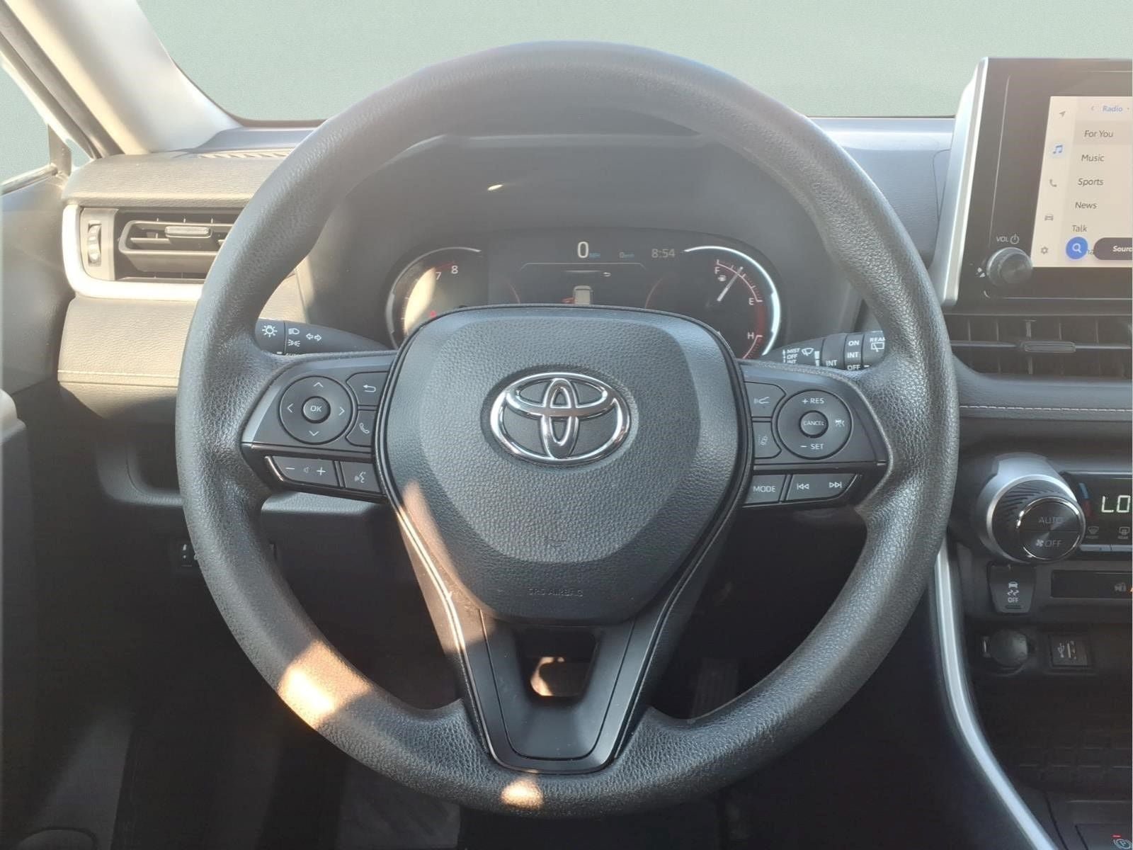 Used 2024 Toyota RAV4 XLE FWD image 5