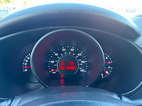 Used 2018 Kia Soul + FWD image 7