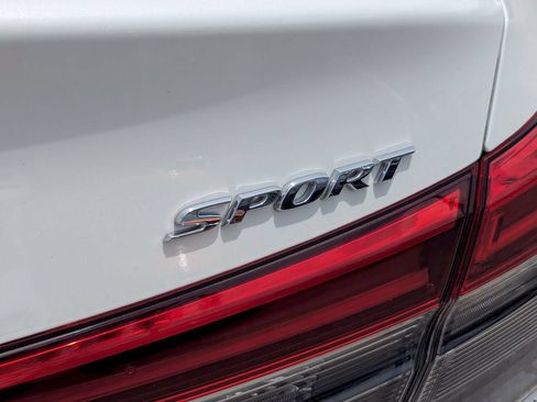 Used 2023 Honda Civic Sport image 12