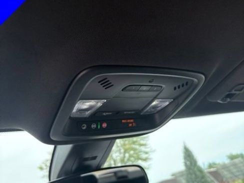 Used 2023 Chevrolet Traverse LT FWD image 25