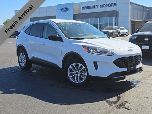 Used 2022 Ford Escape SE w/ Cold Weather Package AWD/4WD image 1