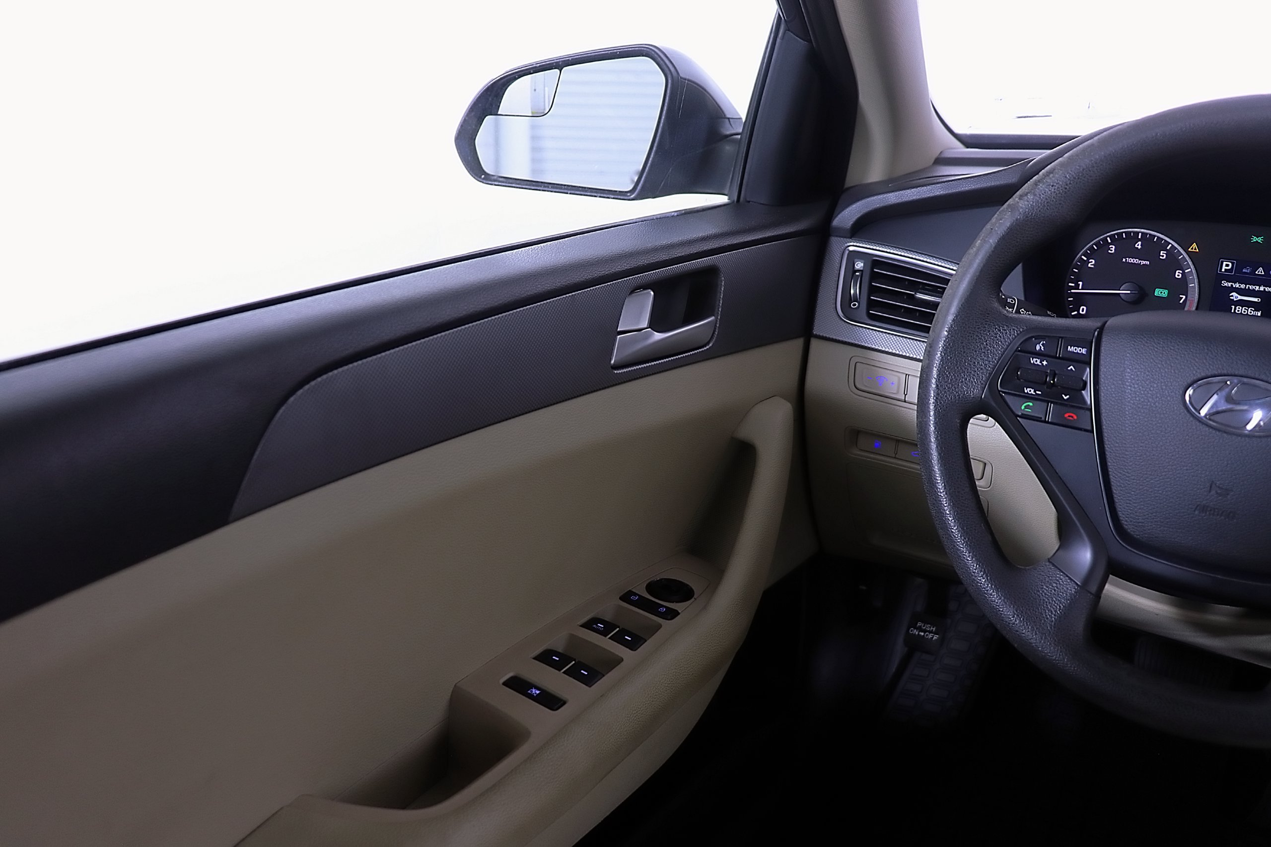 Used 2015 Hyundai Sonata SE FWD image 16