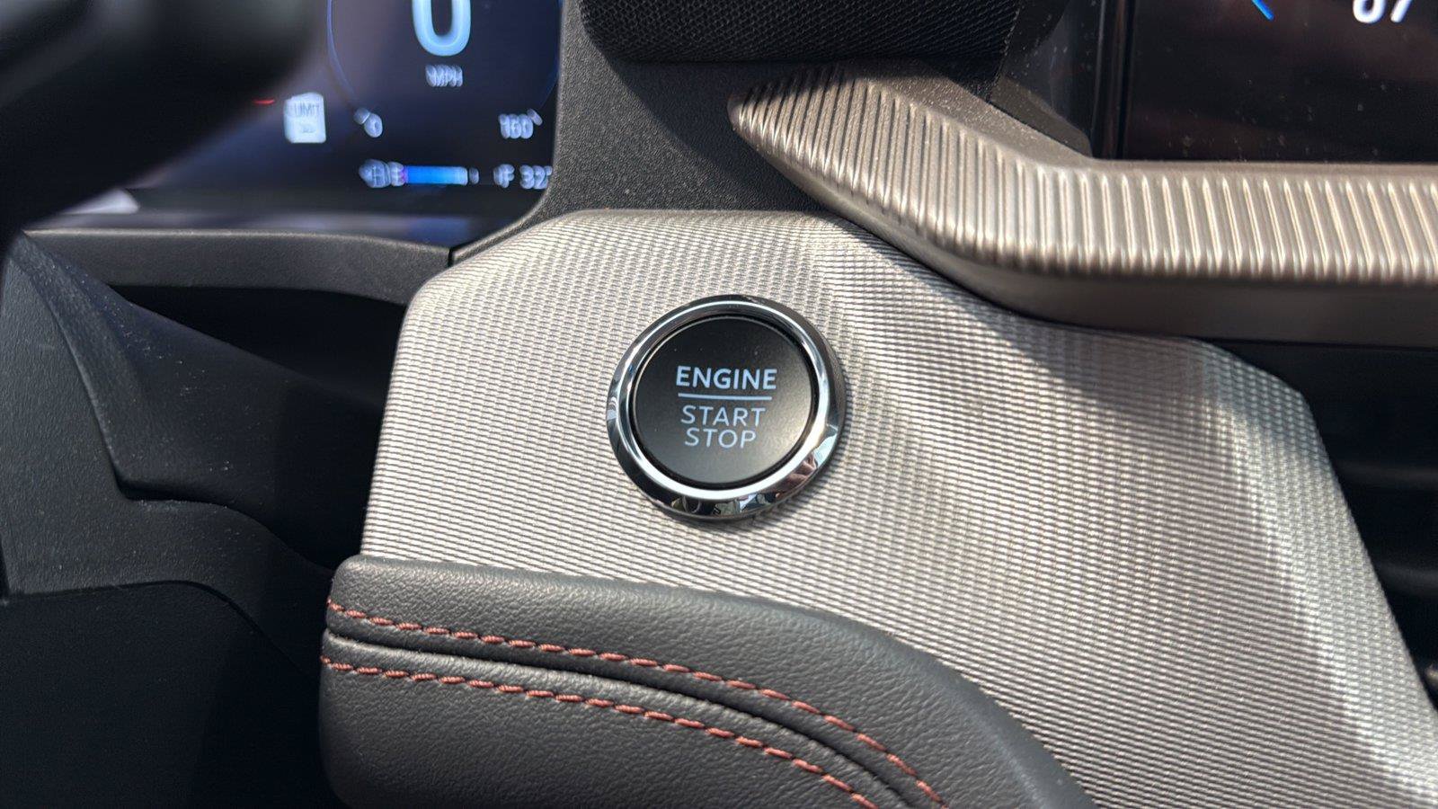 Certified 2025 Ford Explorer Active RWD image 23