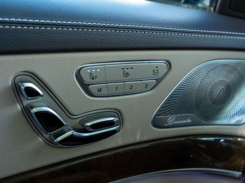 Used 2017 Mercedes-Benz S 550 4MATIC Sedan image 28