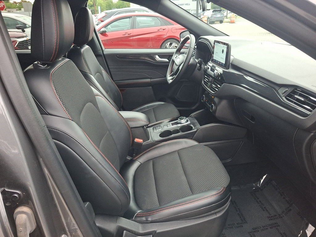 Used 2025 Ford Escape ST-Line FWD image 11