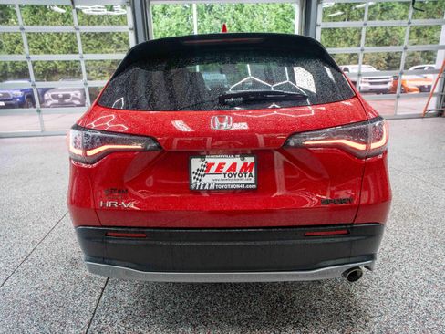 Used 2025 Honda HR-V Sport image 3