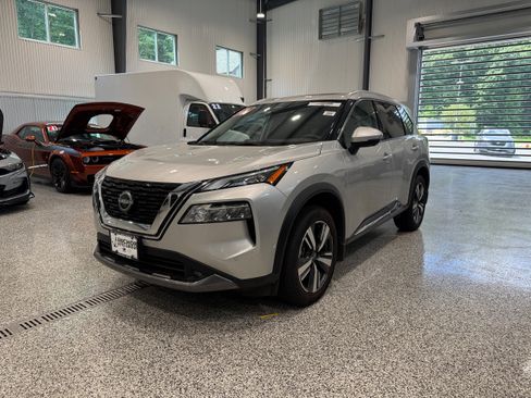 Used 2022 Nissan Rogue SL w/ SL Premium Package AWD/4WD image 1
