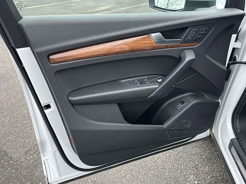 Used 2023 Audi Q5 2.0T Premium w/ Convenience Package image 19