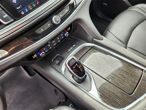 Used 2021 Buick Enclave Avenir w/ Avenir Technology Package image 19