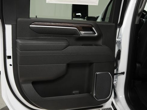 New 2026 GMC Sierra 2500 SLT w/ SLT Premium Package image 19