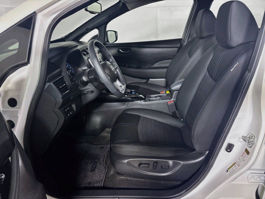 Used 2025 Nissan Leaf SV Plus FWD image 11