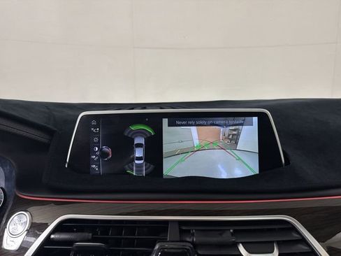 Used 2016 BMW 750i xDrive AWD/4WD image 8
