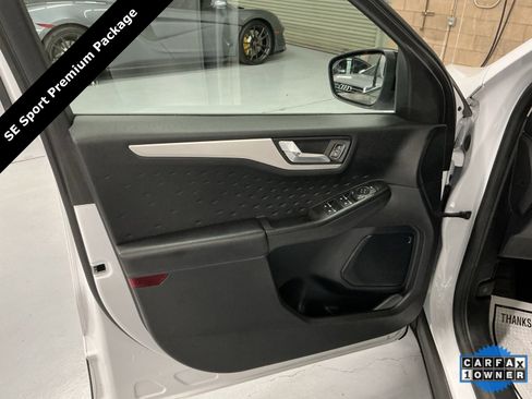 Used 2020 Ford Escape SE Sport image 19