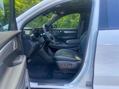 New 2026 Buick Enclave Sport Touring w/ Power Package FWD image 11