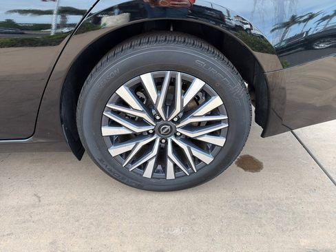 Used 2023 Nissan Altima 2.5 SV image 6