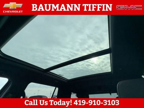 Used 2025 Chevrolet Tahoe Z71 w/ Comfort Package AWD/4WD image 25