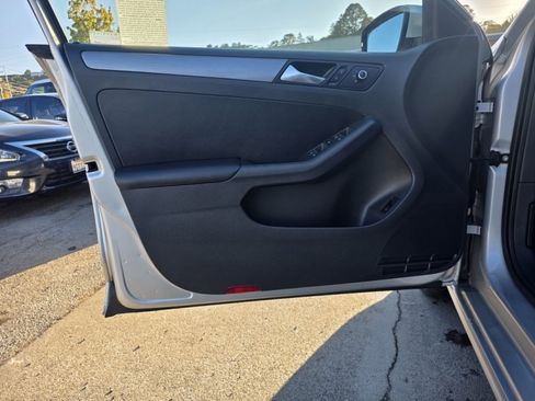 Used 2014 Volkswagen Jetta SEL image 9