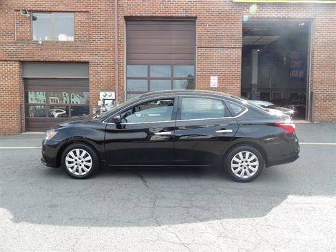 Used 2016 Nissan Sentra S image 2