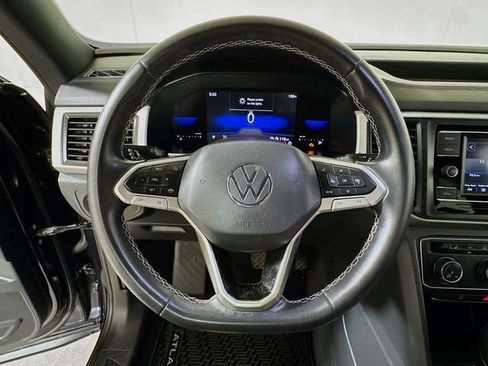 Used 2022 Volkswagen Atlas Cross Sport SE FWD image 9