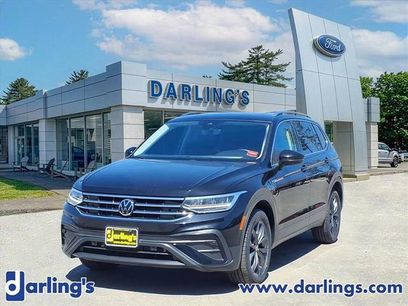Used 2022 Volkswagen Tiguan SE w/ Panoramic Sunroof Package