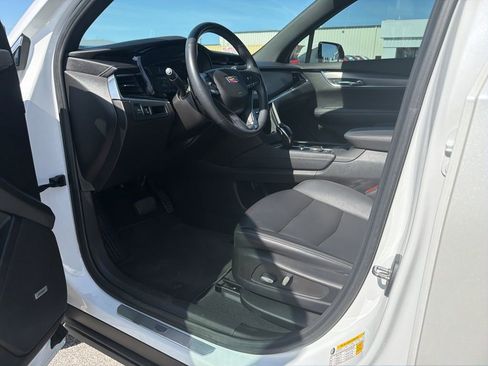 Used 2023 Cadillac XT6 Luxury image 13