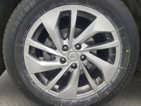 Used 2015 Nissan Rogue SL FWD image 31