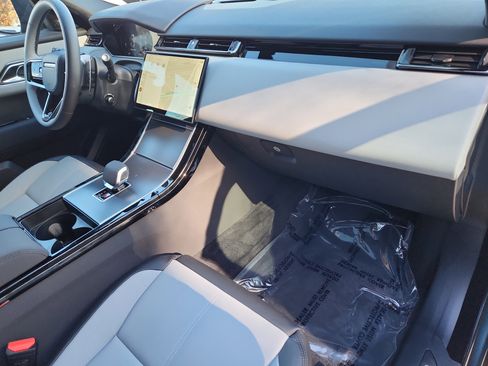 Used 2026 Land Rover Range Rover Velar S image 28