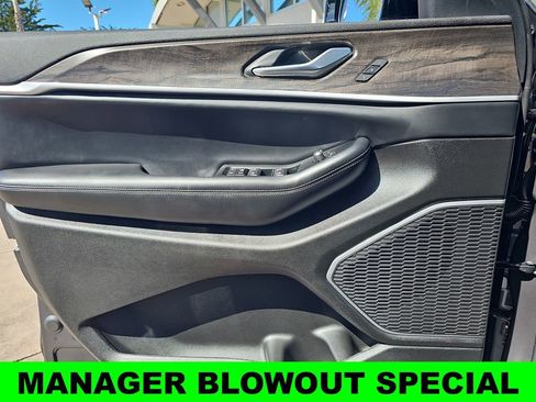New 2026 Jeep Grand Cherokee Limited w/ Limited Altitude Package AWD/4WD image 28