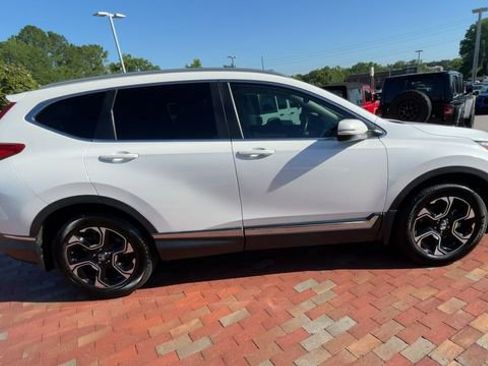 Used 2017 Honda CR-V Touring image 2