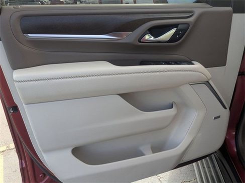 Used 2021 GMC Yukon Denali w/ Denali Premium Package image 13