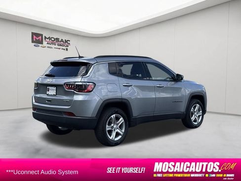 Used 2024 Jeep Compass Latitude AWD/4WD image 7