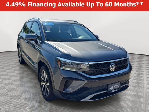 Certified 2023 Volkswagen Taos SE w/ Panoramic Sunroof Package AWD/4WD image 1