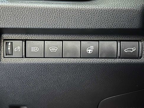 Used 2025 Toyota RAV4 XLE w/ Convenience Package image 24