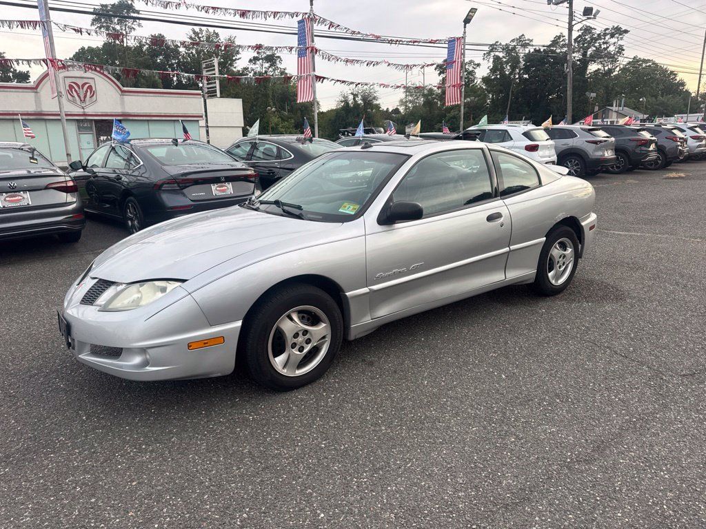 Used 2004 Pontiac Sunfire Coupe w/ 1SB Preferred Equipment Group FWD image 1