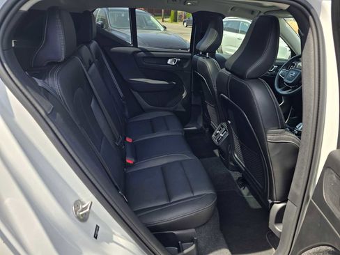 Certified 2024 Volvo XC40 B5 Plus image 12