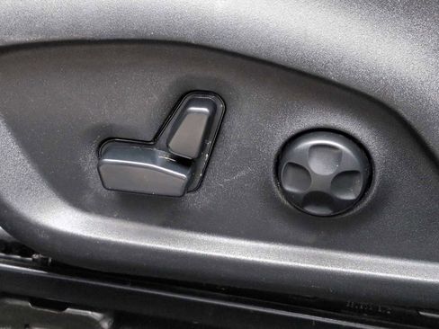 Used 2019 Jeep Compass Latitude w/ Popular Equipment Group image 18