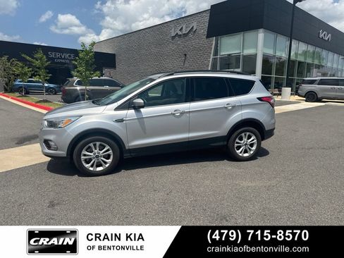 Used 2018 Ford Escape SE AWD/4WD image 9