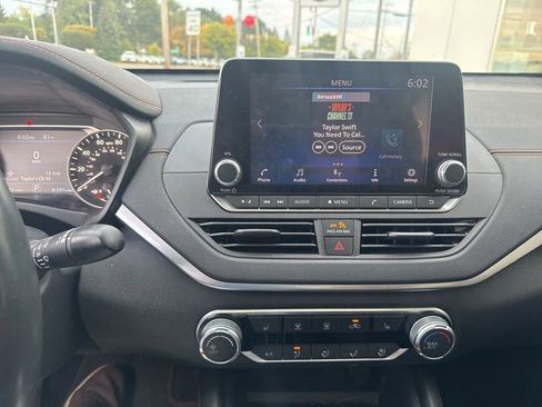 Used 2022 Nissan Altima 2.5 SR w/ Midnight Edition Package image 29