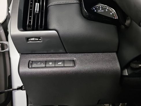 Used 2024 Nissan Pathfinder SL w/ Black Appearance Package FWD image 26