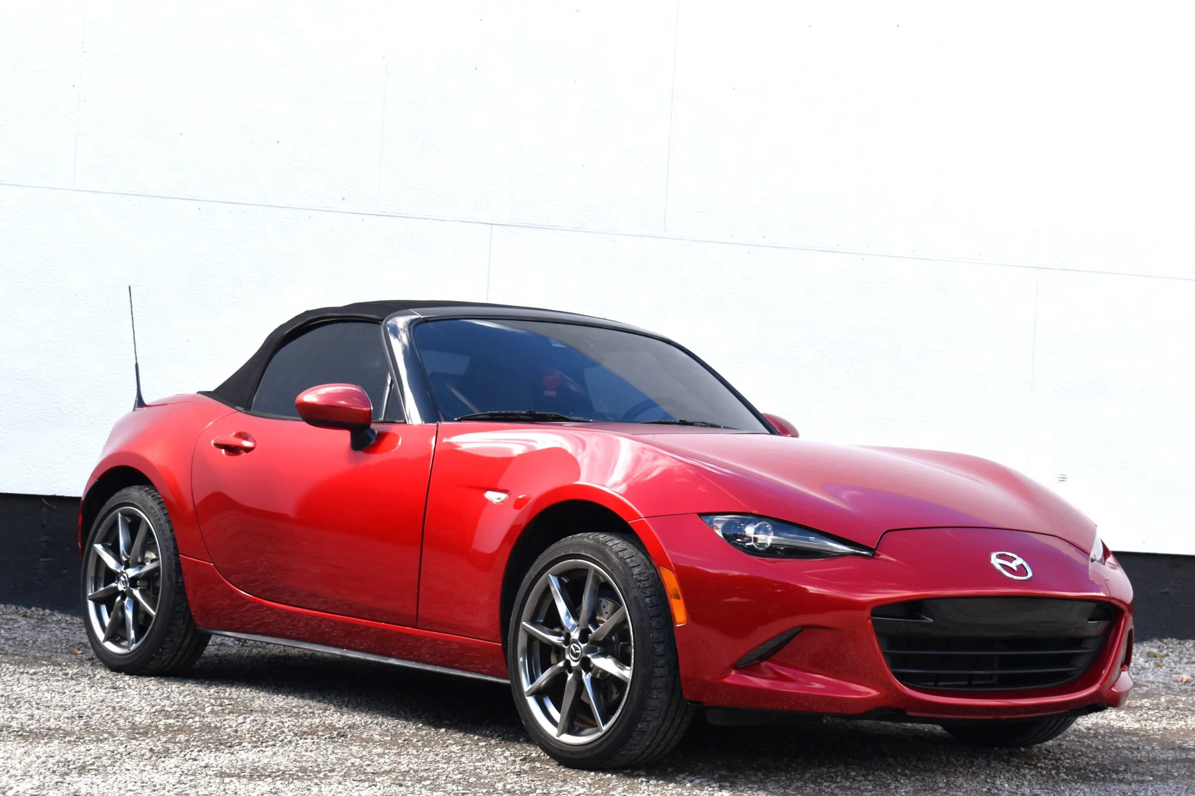 Used 2016 MAZDA MX-5 Miata Grand Touring RWD image 1