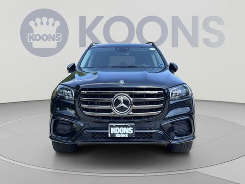 Used 2025 Mercedes-Benz GLS 450 4MATIC image 11