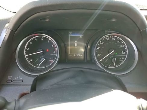 Used 2024 Toyota Camry SE image 15