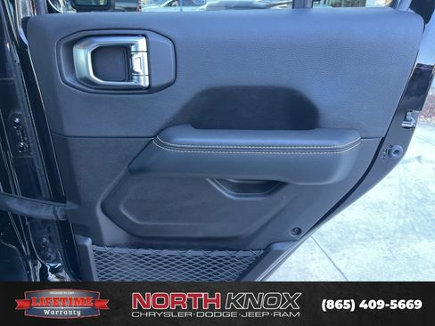 Used 2024 Jeep Wrangler Unlimited Sahara w/ Safety Group AWD/4WD image 23