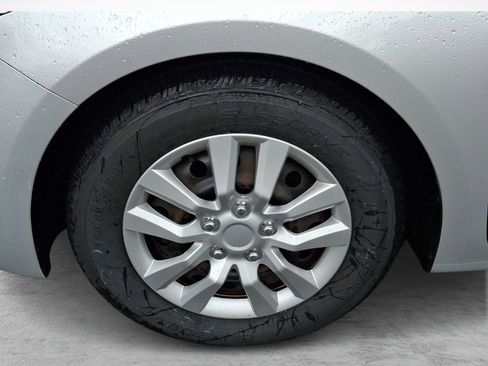 Used 2017 Kia Forte LX FWD image 7