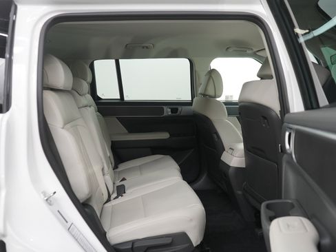Used 2026 Hyundai Santa Fe SEL AWD/4WD image 12